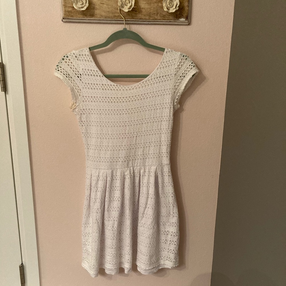 Cute white dress!!